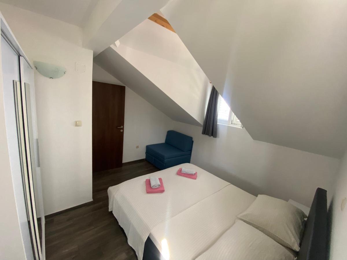 Guesthouse Ruza Sobra Apartments In The Attic Of The House ภายนอก รูปภาพ